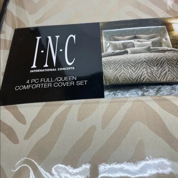 BNIB INC Sierra 4 pc comforter cover set Gold Beige Queen size - Picture 3 of 7